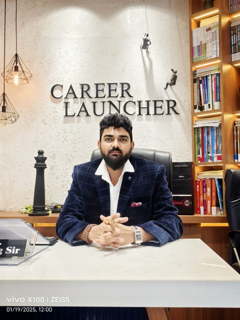 Mr. Parag Sir, Founder and Managing Director of Career Launcher Best Tuition Classes Tumsar